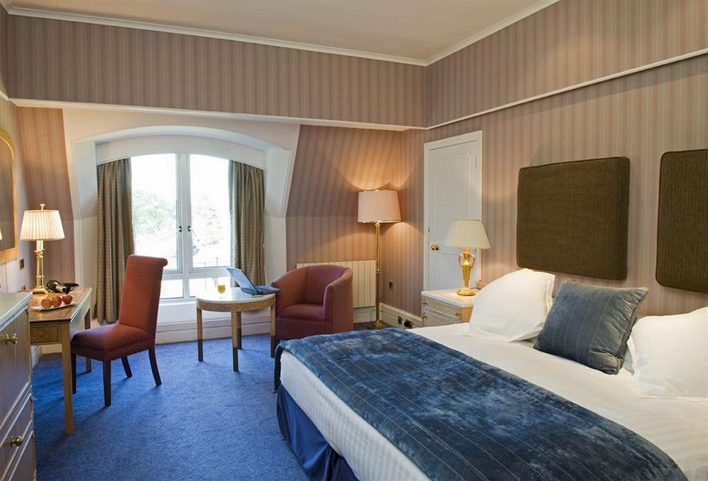 The Culloden Estate And Spa Холівуд Номер фото A room at the hotel